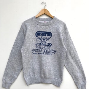 Vintage Five O-Clock Funny Yellows Sweatshirt / Funfair Clothing / Cartoon Sweater.. S180..