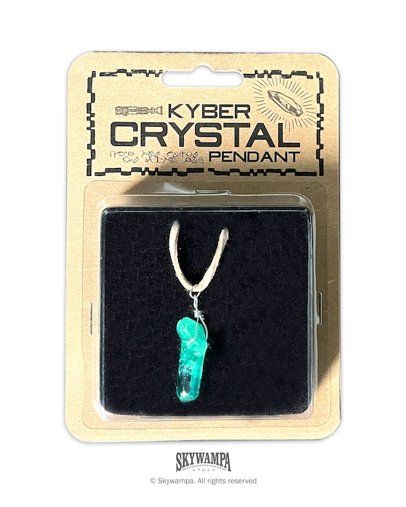 Green Kyber Crystal Pendant Necklace Wearable Prop In Collectable  Packaging