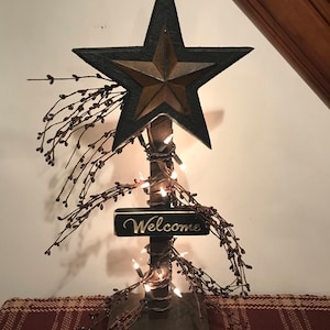 Wood Star Lighted Pip Berries Tabletop Decor Stand, Primitive Metal Wood Star Country White Lights Home Rustic Decor, Farmhouse Style