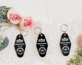 Custom Logo Keychain - Vintage Motel Keychain, Fun Wedding Favors, Realtor Closing Gift, Housewarming, Mid Mod Style Keychain, 1 count