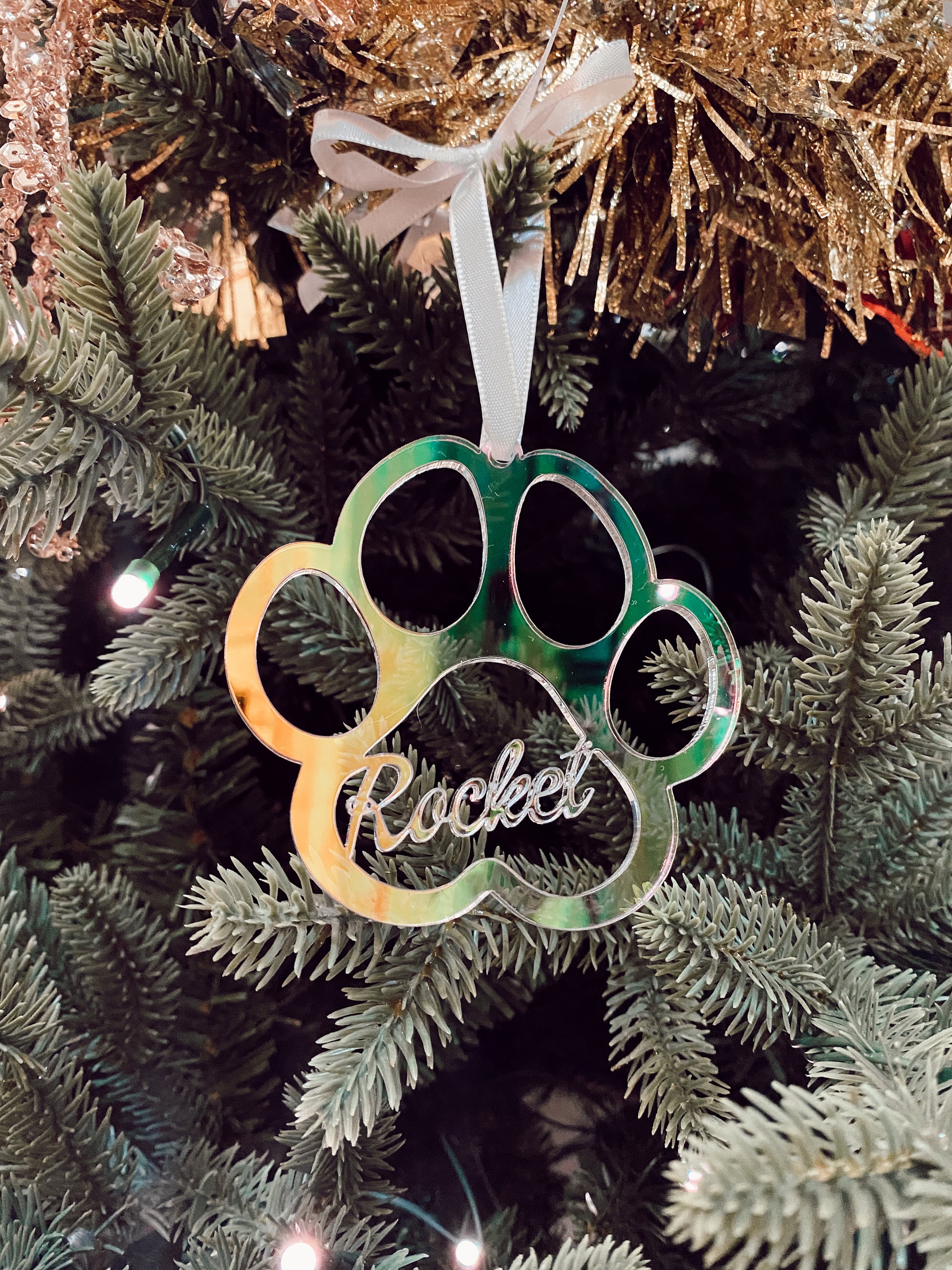 pet-name-ornament-laser-cut-acrylic-paw-print-custom-name-stocking