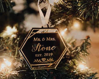 Custom Mr and Mrs Geometric Color Block Christmas Ornament-Laser Cut Personalized 2025 Holiday Ornament,Newlyweds Modern Ornament,Gift Idea