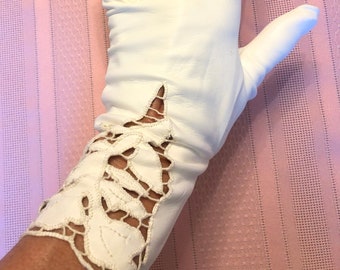 Exquisite 1960s White Kid Leather Cut Out Lace 11 Inch Long Formal Gloves~Embroidered Floral Lace~Evening Gloves~Day Gloves~Wedding Gloves
