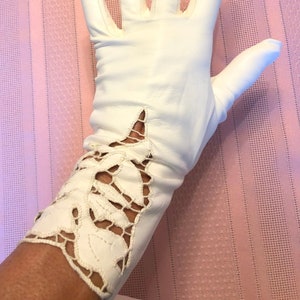 Exquisite 1960s White Kid Leather Cut Out Lace 11 Inch Long Formal Gloves~Embroidered Floral Lace~Evening Gloves~Day Gloves~Wedding Gloves
