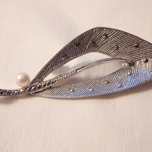 THEODOR FAHRNER GERMANY Sterling Silver Pearl and Marcasite Leaf Brooch Pin image 1