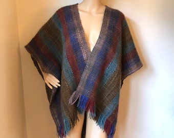 MANOS DEL URUGUAY Hand Made Virgin Wool Ruana Shawl Wrap Serape Scarf, Hand Spun Hand Woven South American Artisan Made Textile, Earth Tones