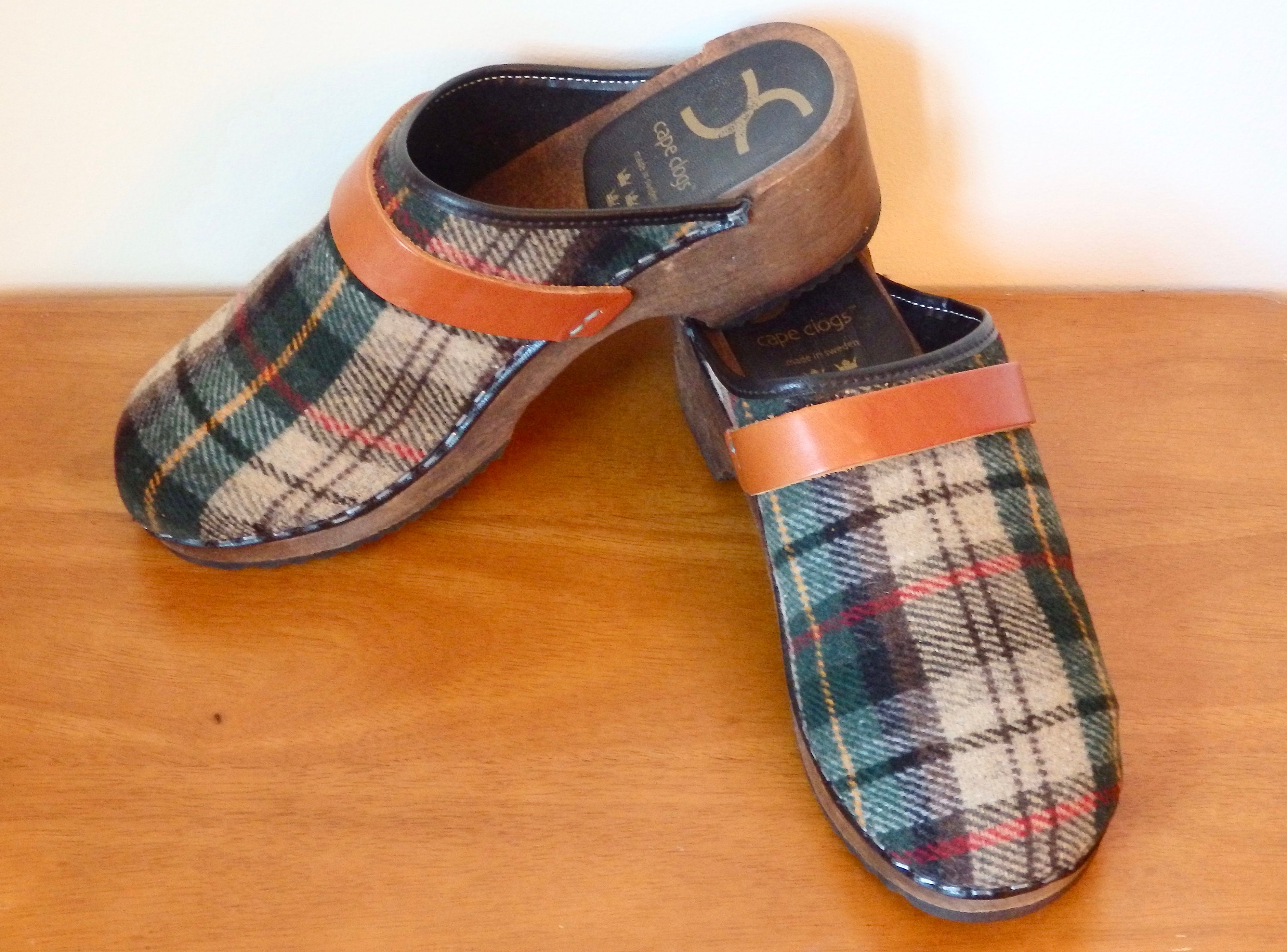 plaid clogs