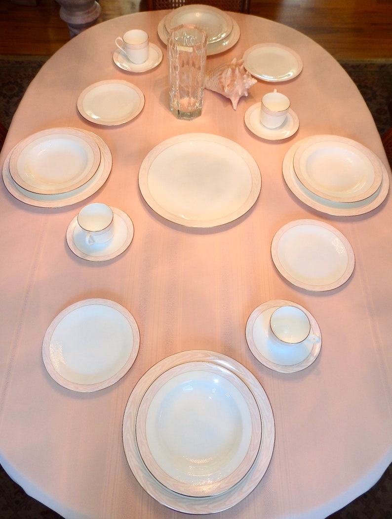 Mikasa CAG01 Silk Moire 12 Inch Round Serving Platter Chop Plate~Conch Shell Pink~Very EUC Vintage~60pc Service for 12 SOLD SEPARATELY