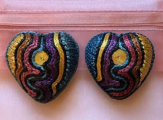 BIG LOVE 80s Artisan Handmade Fiber Art HEART Sta… - image 2