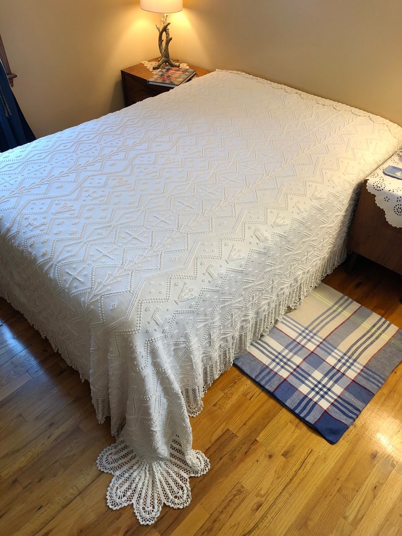 Antique Vintage CANDLEWICK Aran Knitted White All Cotton Bedspread With