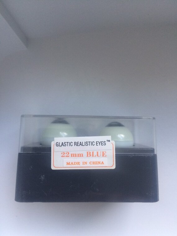 GLASTIC Realistic DOLL EYES 24 MM BLUE