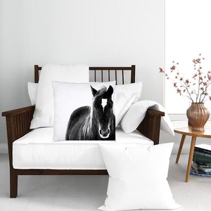 Horse Pillow, Horse Decor, Horse Throw Pillow, Horse Cushion, Equine Decor, Modern Farmhouse Decor, Gift for Horse Lover, Pillow Included