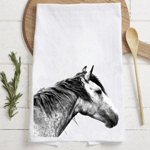 Horse Kitchen Towel, Horse Tea Towel or Dish Towel, Wild Horse Kitchen Towel, Horse Lover Gift, Equestrian Housewarming Gift, Horse Towel