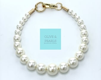 The "Mini Phoebs" Handmade Pearl Beaded Dog Collar: Elegant Pet Necklace