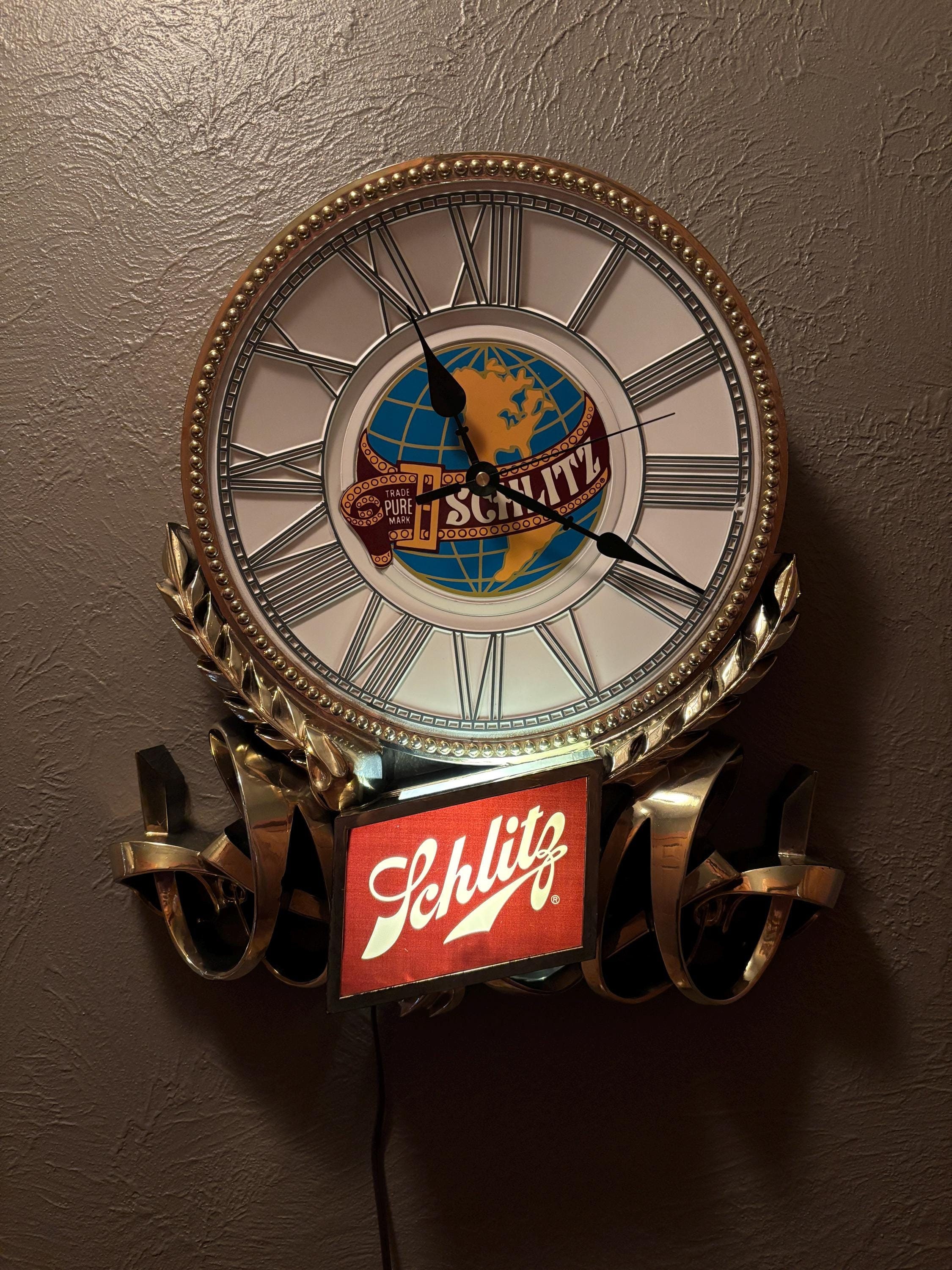 2294 - Vintage SCHLITZ Beer Lighted Clock. Tested and Ready for