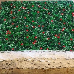 Vintage Tablecloth Christmas Holly Print Lace Trim 105&quot; x 53&quot; So Festive