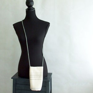 Mini Crossbody Bag,  White Shoulder Purse, Clutch Bag, Woman Smartphone Case, Small Crossbody / Bucket Bag