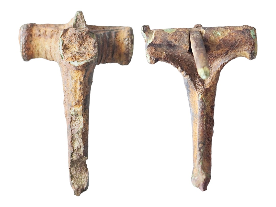 ローマ時代　青銅製のブローチ il_1080xN.4943579996_2wqf.jpg