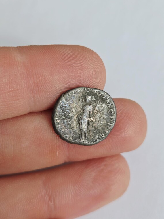 デナリウス銀貨　トラヤヌス トラヤヌス帝時代の銀製ローマデナリウス貨、紀元98～117年頃