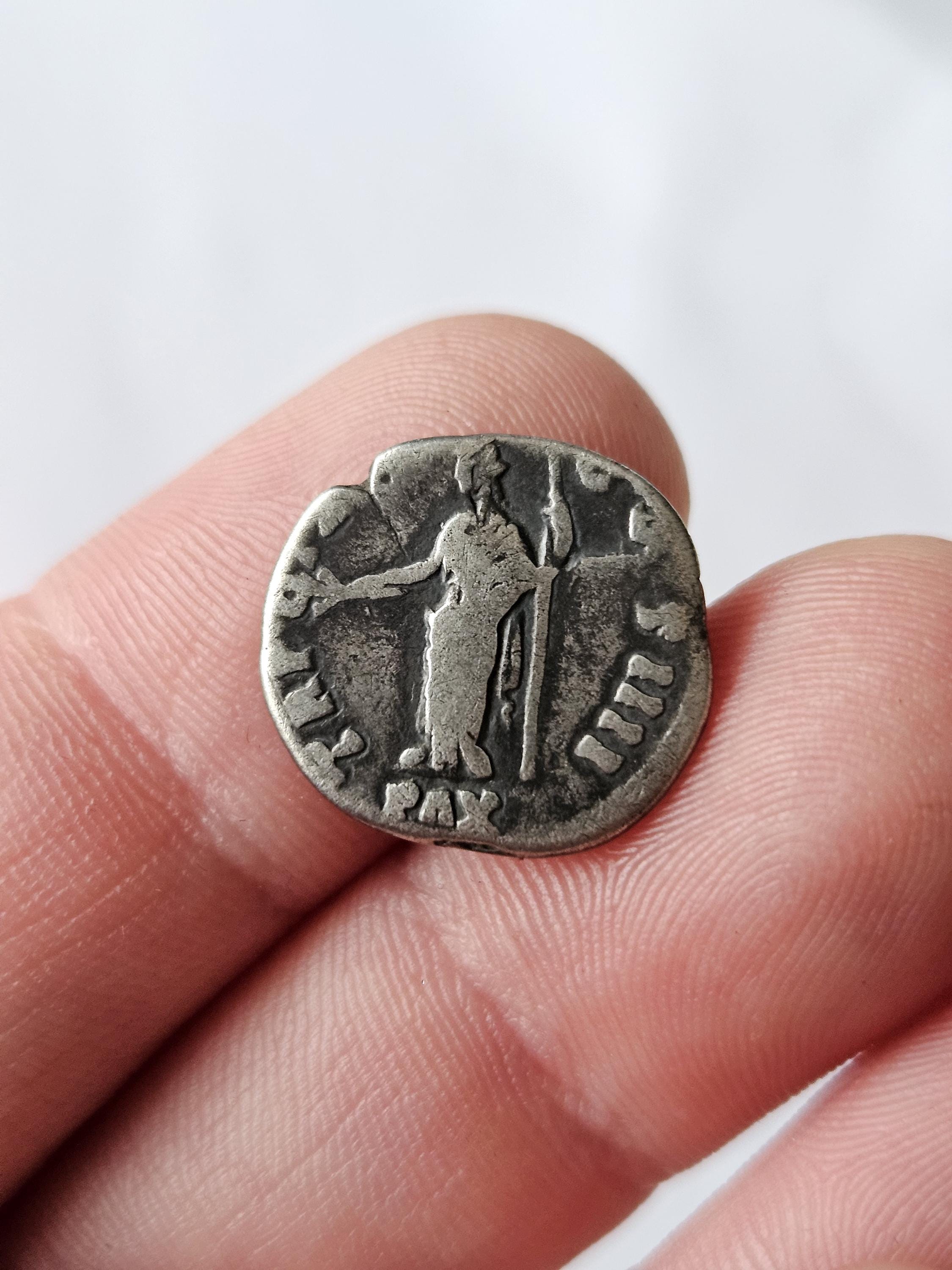 アントニヌス・ピウスのローマ時代の銀製デナリウス貨、紀元138-161