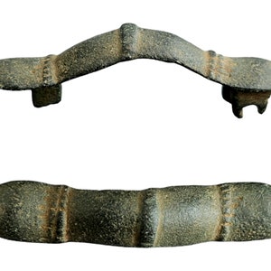 Broche anglo-saxão Ansate de liga de cobre por volta do século VII a VIII dC, descoberta de detecção de metal, presente histórico, vintage