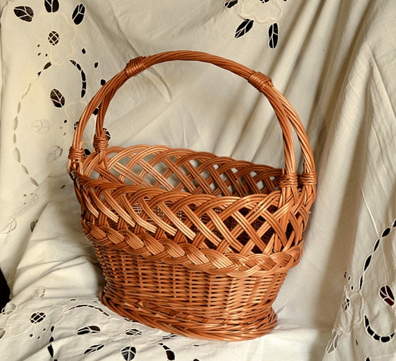 Willow Basket with Wheels