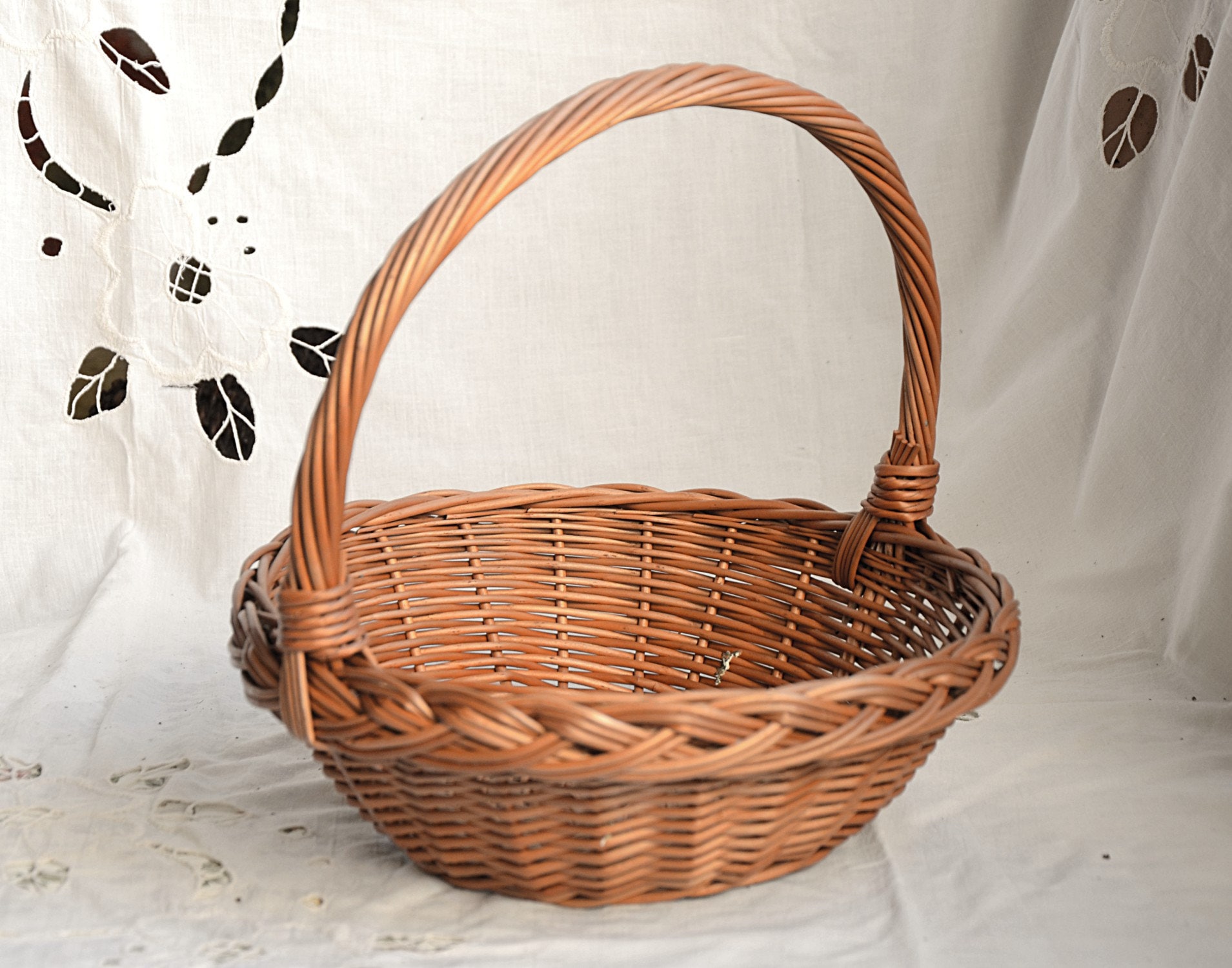 Round Wicker Basket Shallow Basket Medium Gift Basket Round Etsy