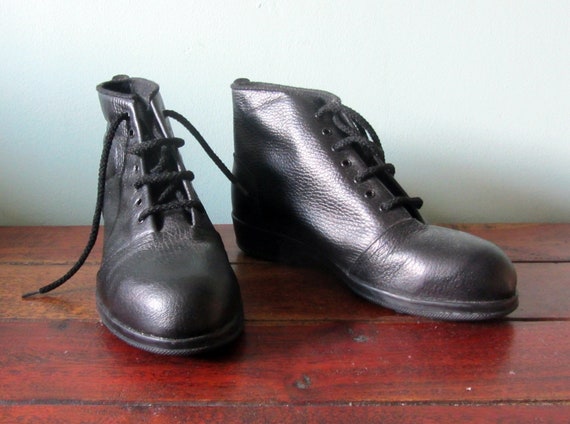 safety boots with steel toe caps