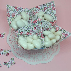 Lot de 5 Boîtes contenants à dragées Cocotte en papier motif liberty Eloïse - décoration de table Liberty