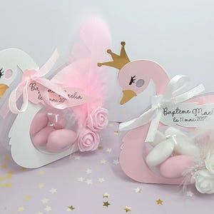 Boîte à dragées cygne royal princess avec boule en plexi de 5 cm