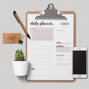 Agenda giornaliera STAMPABILE lunedì, martedì, mercoledì, giovedì, venerdì, sabato domenica, cose da fare, priorità, monitoraggio delle abitudini, gratitudine, umore, riunioni, appuntamenti, note