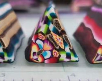 Pâte polymère brute/triangle kaléidoscope multicolore