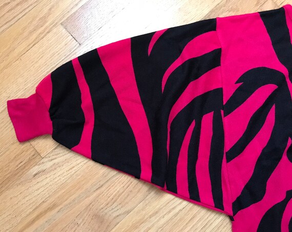 batwing sweater hot pink and black abstract overs… - image 3