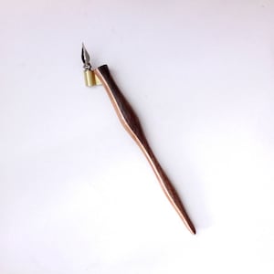 Oblique Calligraphy Pen in Domestic Woods