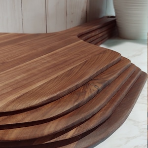Pizza Peels - Walnut Wood - Handcrafted - Pizza Paddles - Baking Peels - Bread Peels -Cheese Boards - Personalized Pizza Peels