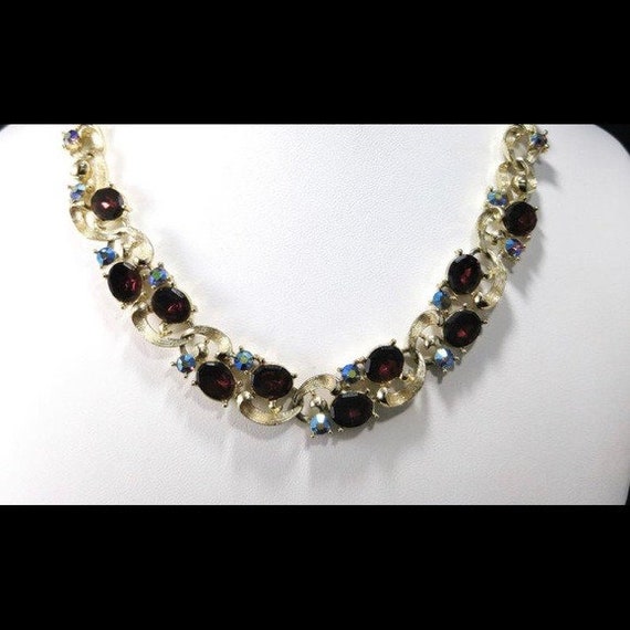 1960’s Lisner vintage choker necklace-gold/purple