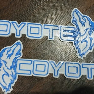 Coyote Badge (Full Head)
