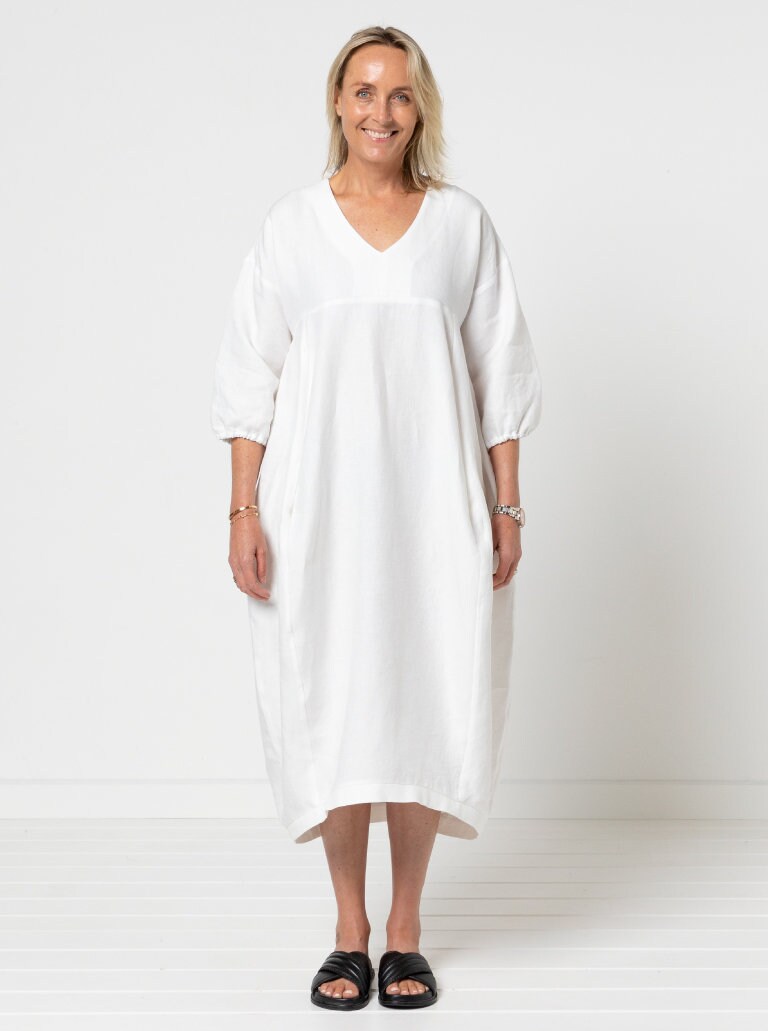 Jurk #401| polyester | burda curvy 03/24 naaipatronen | Burda Style