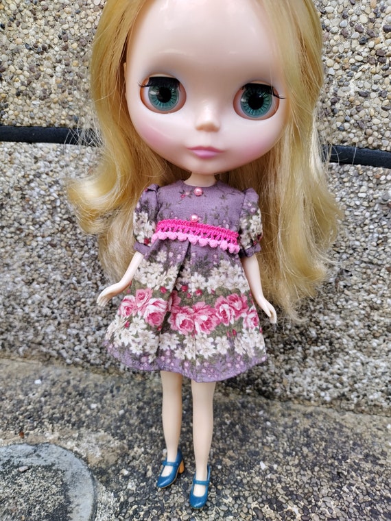 Elegant Chiffon Dress with Embroidery