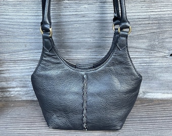 Vintage sweet little black handbag