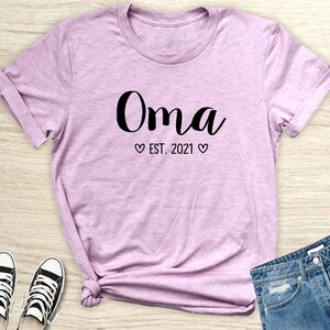 Oma Est. 2021 - Unisex T-Shirt - Oma Shirt - Gift For Oma - Oma To Be