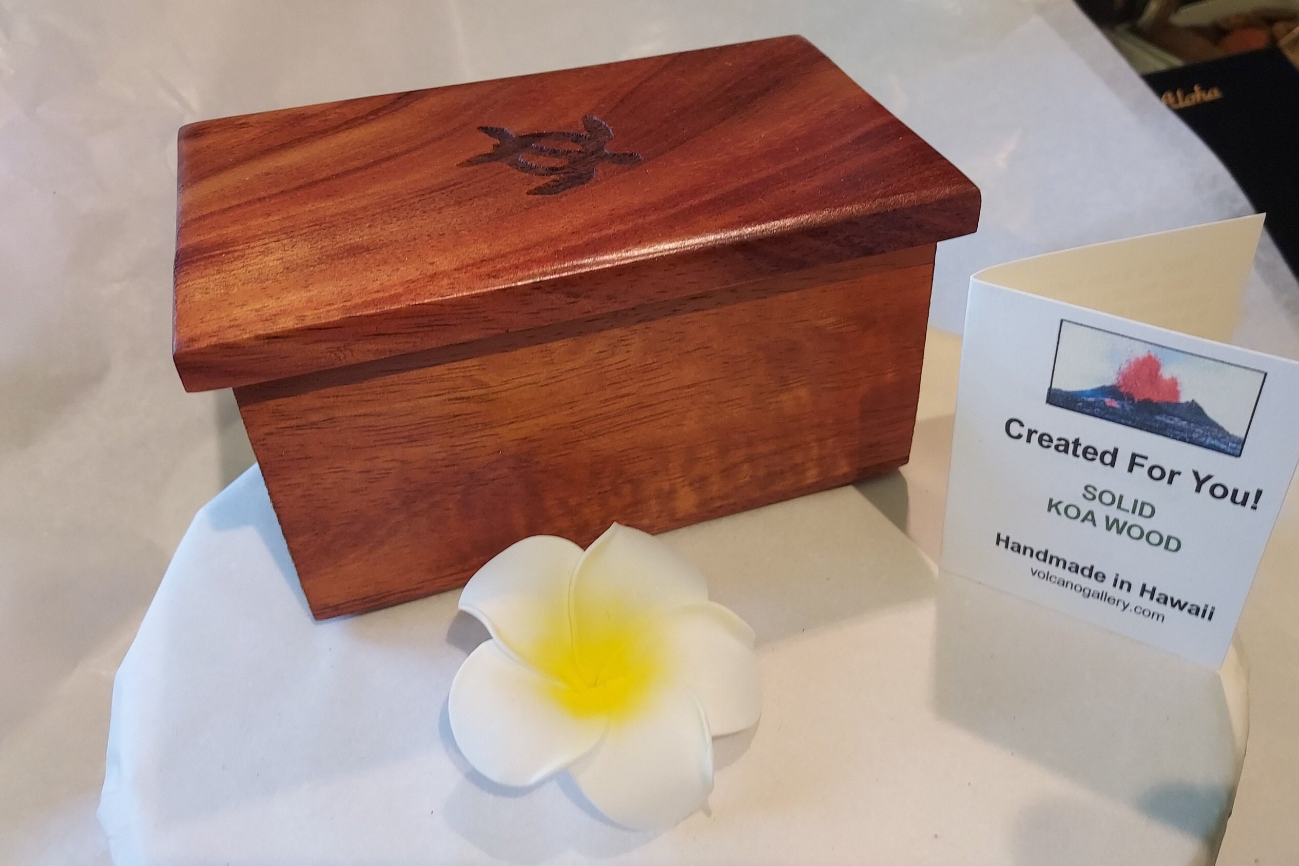 Hawaiian Koa Wood Treasure Box With GOOD LUCK Turtle (honu