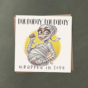 Mummy Mummy Wrapped in Love | Cartão engraçado de trocadilho de gravidez | Cartão personalizado de chá de bebê | Presente para futura mamãe | Cartão fofo de futura mamãe