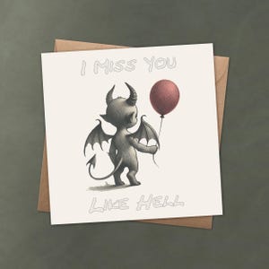 Doux petit démon avec ballon carte de voeux - texte personnalisé et couleur du ballon - carte d'amour mignonne et enjouée - tu me manques comme l'enfer