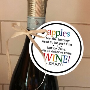Wein Anhänger für das Ende des Jahres