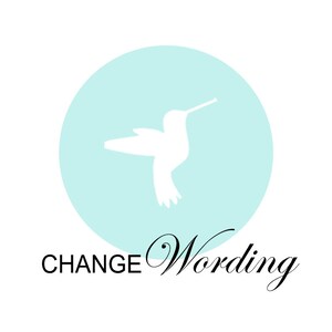 Peut inclure: Une silhouette de colibri blanche sur un cercle bleu clair avec le texte "CHANGE Wording" en dessous.