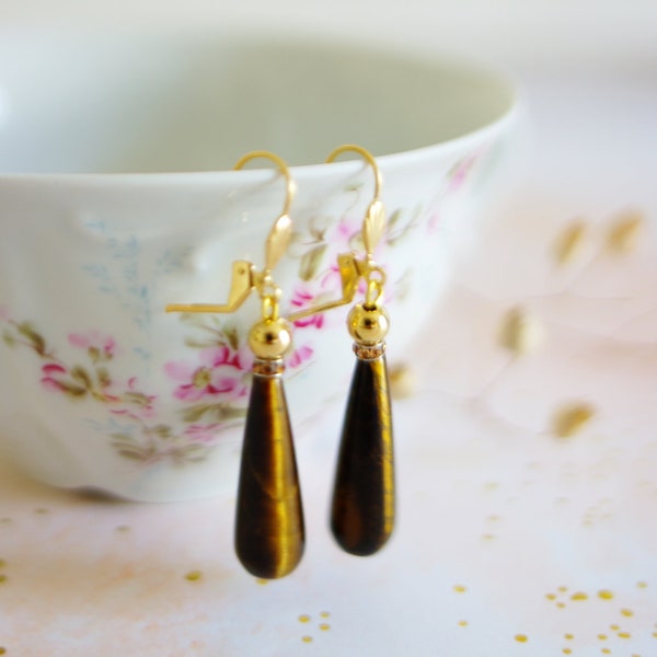 dangling gold earrings drops semi precious stones tiger eye retro style glam & chic