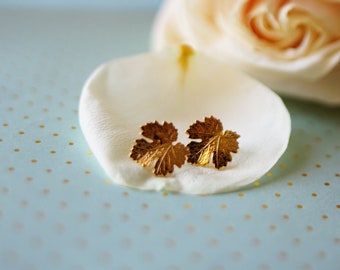 Boho Mini Weinblatt Ohrringe Goldsplitter