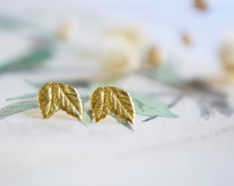 orecchini boho mini foglie borchie dorate