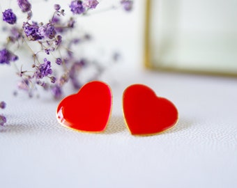 boucles d'oreilles cœurs rouges style années 80 or saint Valentin clous d'oreilles